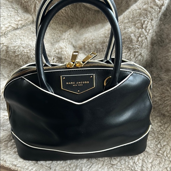 Marc Jacobs Handbags - Marc Jacobs Black Satchel with Gold Hardware and Structured Design